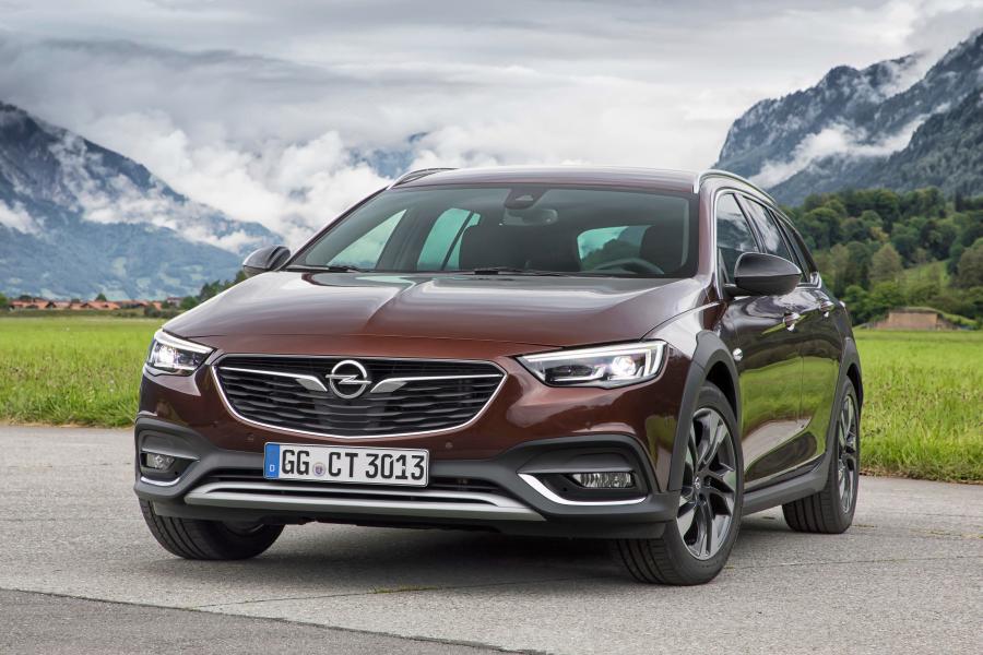  Opel Insignia Country Tourer Turbo D 4x4 Exclusive 2017 года  (фото 25 из 42)